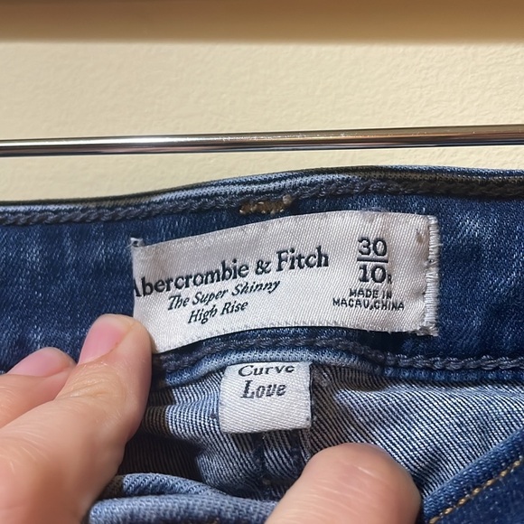Womens Abercrombie & Fitch Curve Love The Super Skinny High Rise Jeans - Picture 2 of 3